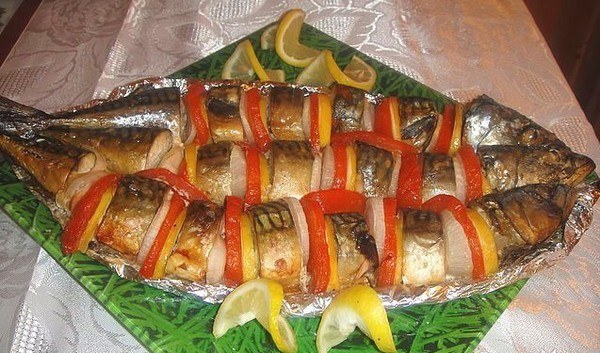 Makréla burgonyával a sütőben: recept 